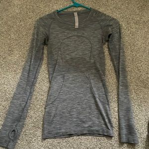 Lululemon swiftly tech long sleeve size 2